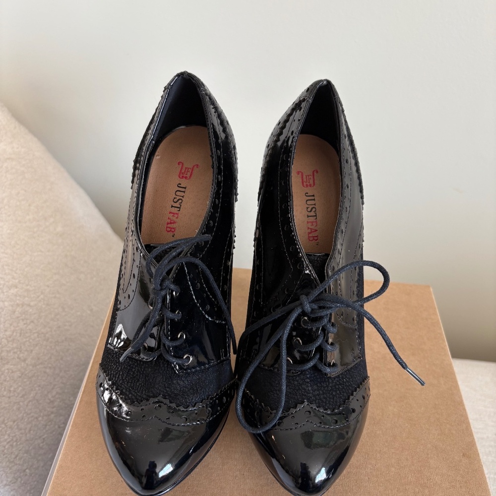 Black Patent & Suede Oxford Heels | Size 7.5